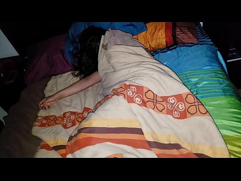 ❤️ Stiefzoon die zijn jonge stiefmoeder berispt terwijl ze slaapt. Sluts at nl.milf-nut-net.ru ❌❤